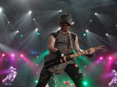 Concerts 2012 0605 paris alphaxl 142 Guns N' Roses